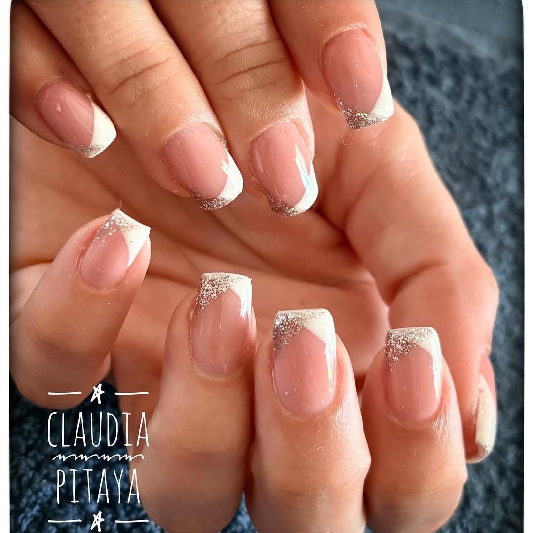 French blanche bordée de paillettes argent